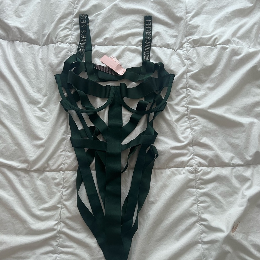 Victoria secret strappy lingerie NEVER WORN! Large